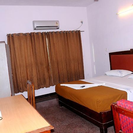 Srs Regency Hotel Anantapur Dış mekan fotoğraf