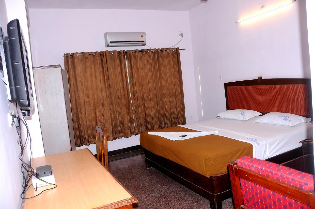 Srs Regency Hotel Anantapur Dış mekan fotoğraf