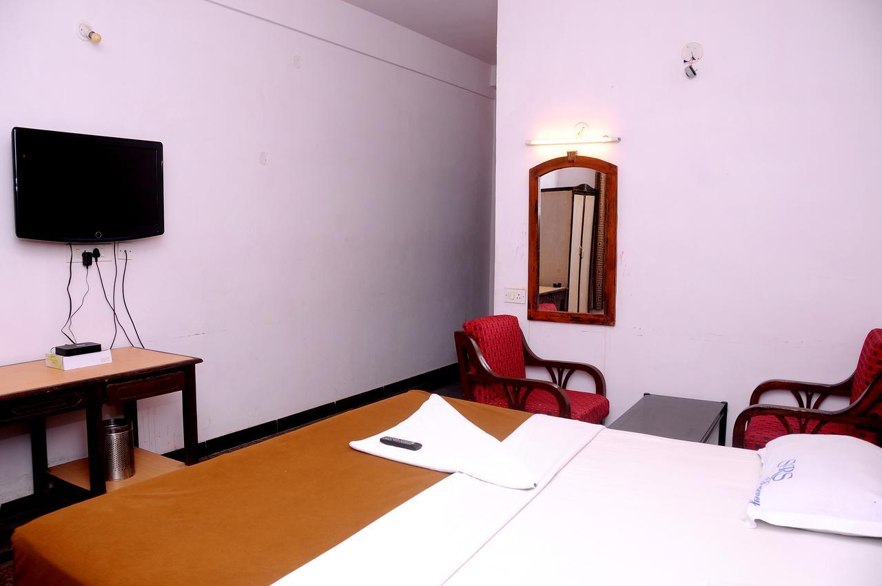 Srs Regency Hotel Anantapur Dış mekan fotoğraf